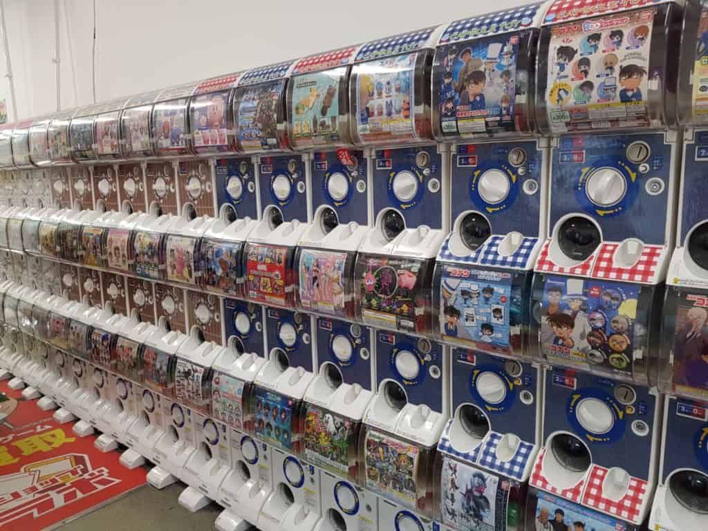 Anime Attractions: Best Otaku Spots in Osaka, Nipponbashi [Easy Guide: Gachapon