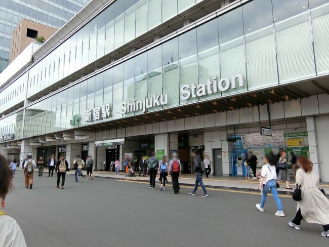 shinjuku station entrance