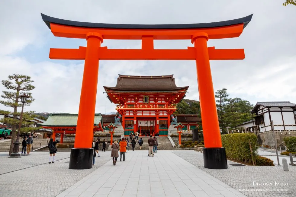 Tourists attractions in Japan to visit: Fushimi Inari Taisha