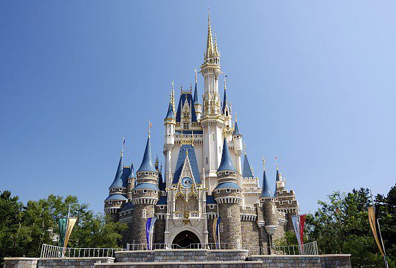 Tourists attractions in Japan to visit: Tokyo disneyland