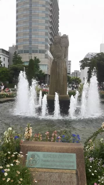 And ofc ofc in front of this blessed statue (still in Yamashita Park) 